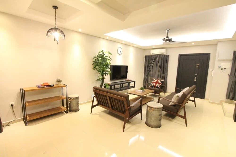 Ian's 5th Home - photo 3