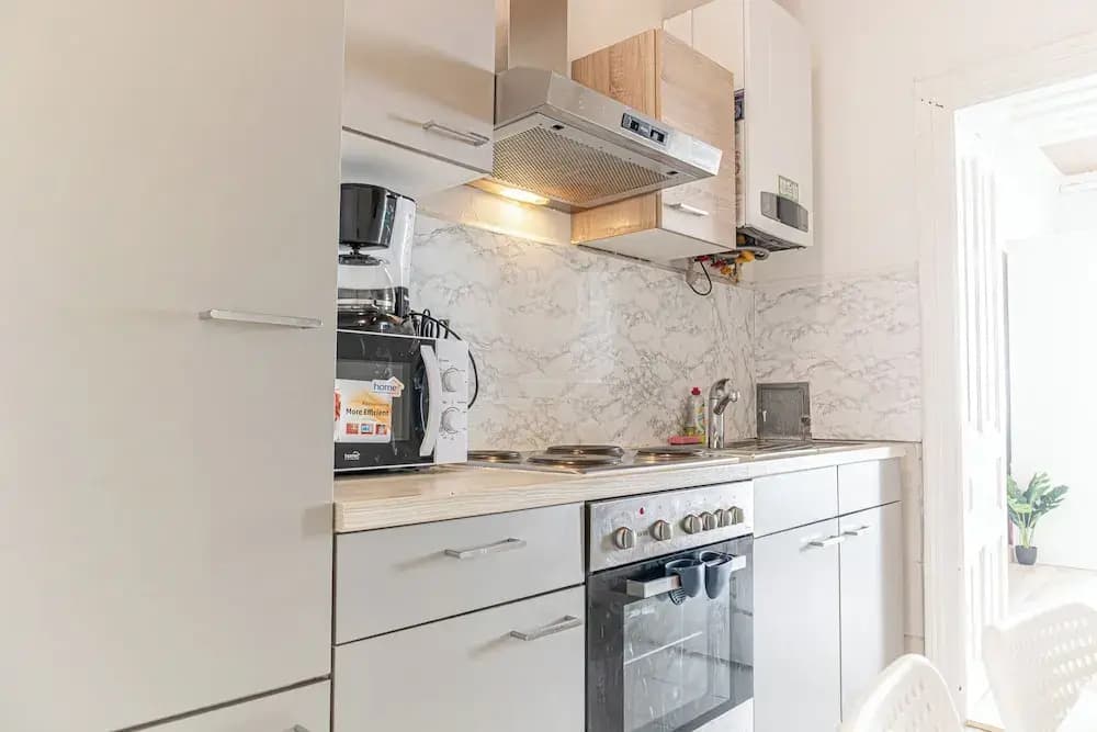 Beautiful 2BR Apt Near Meidling Station - photo 13