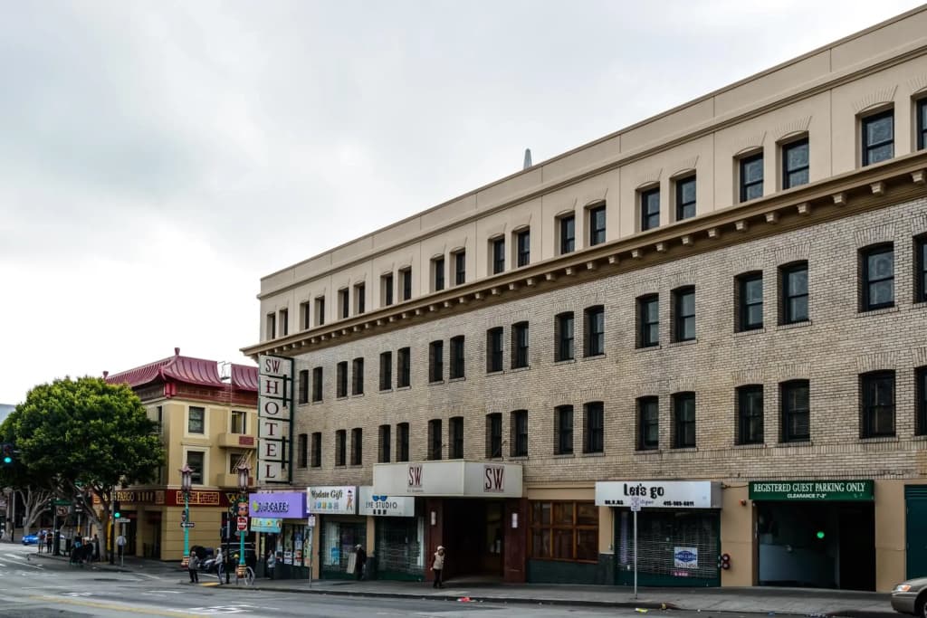 SW Hotel - photo 1