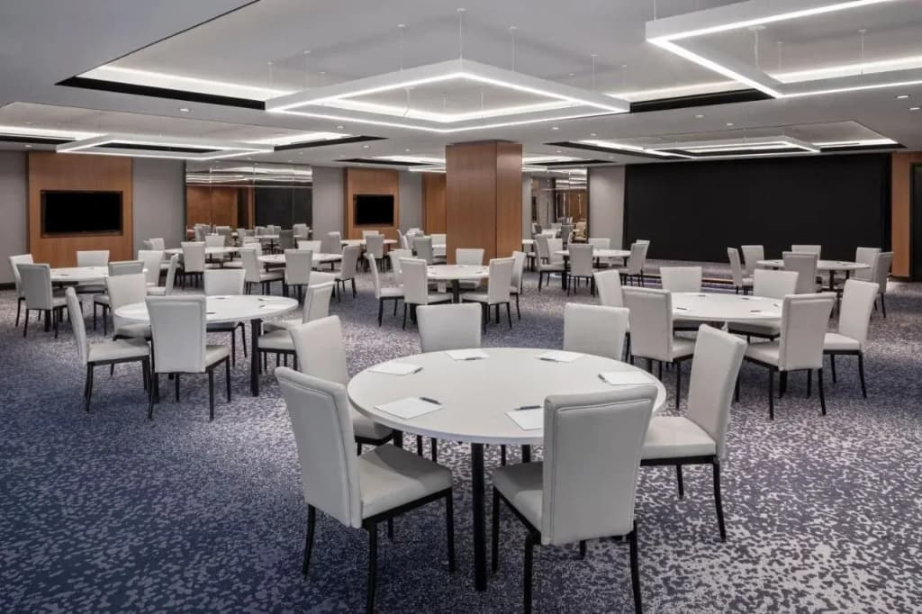 Four Points by Sheraton Flushing - photo 21