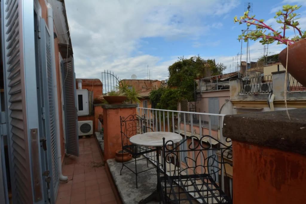 Spanish Steps Corner - Belsiana Apartment - photo 8