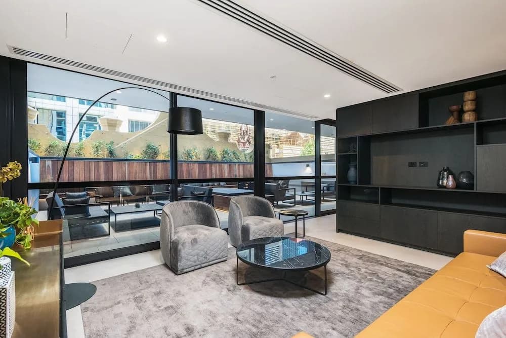 Collins House Apartments by CLLIX - photo 2
