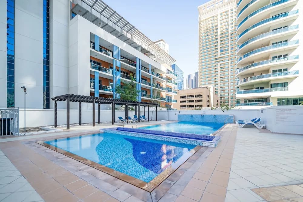 Luton Vacation Homes - Marina Residence - photo 11