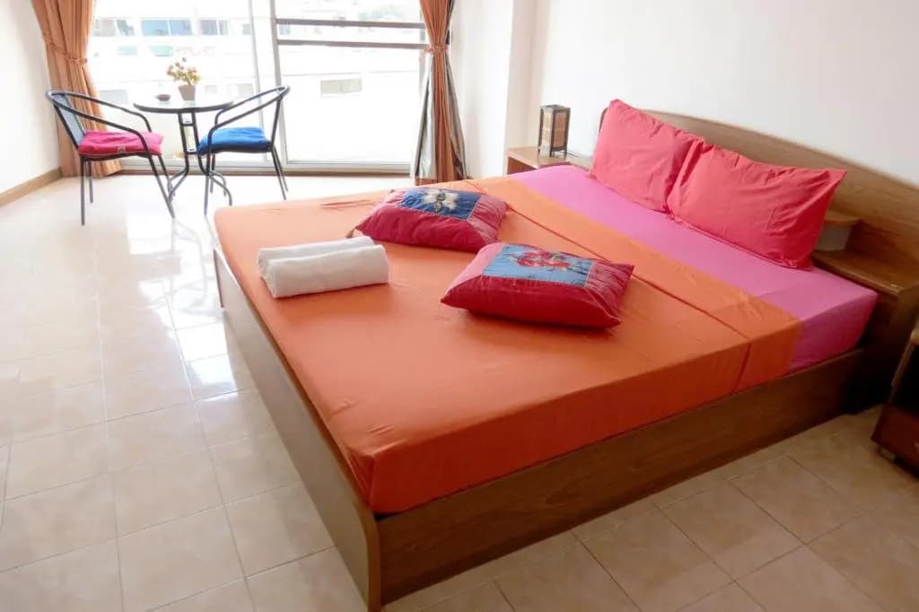 View Talay 1B Apartments - photo 2