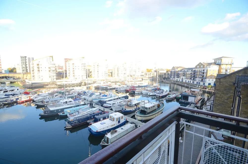 Three Bedroom Limehouse - photo 30