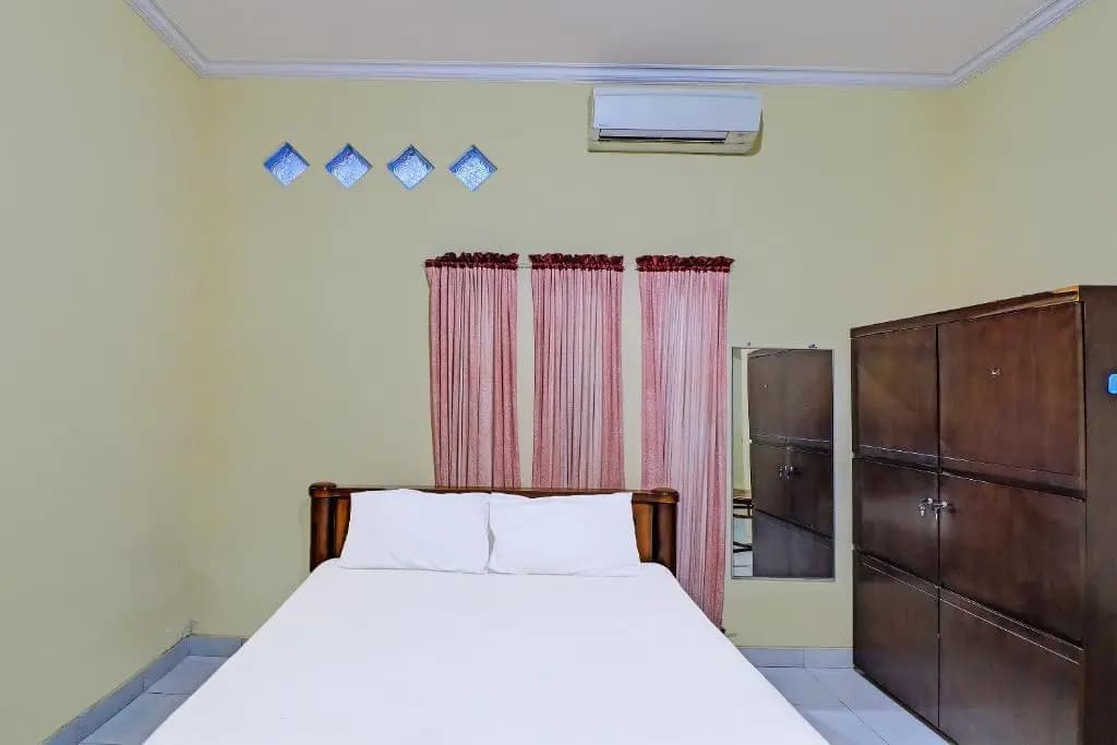 Ciung Wanara Guest House - photo 7