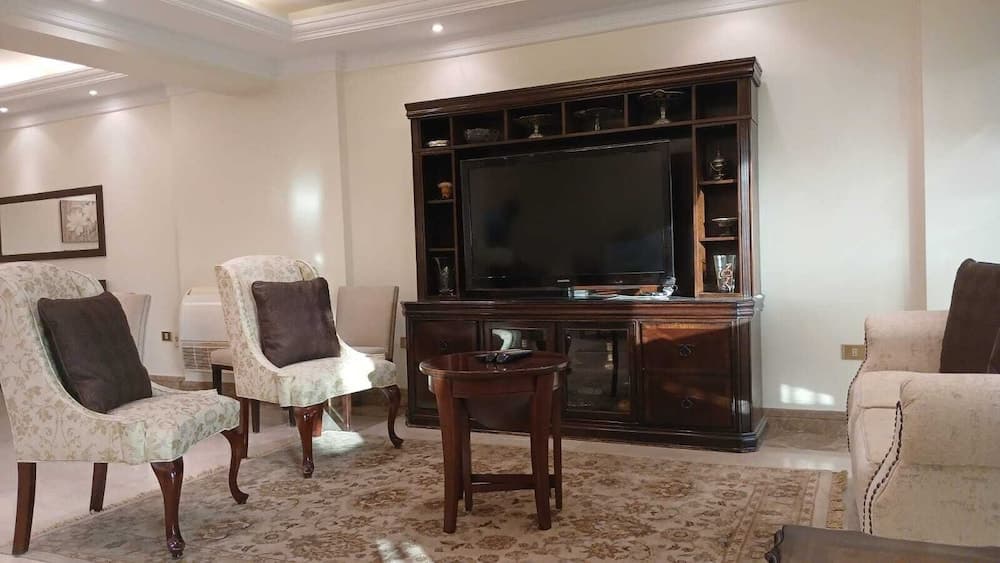 The Nile View 4BDR Apartment - photo 2