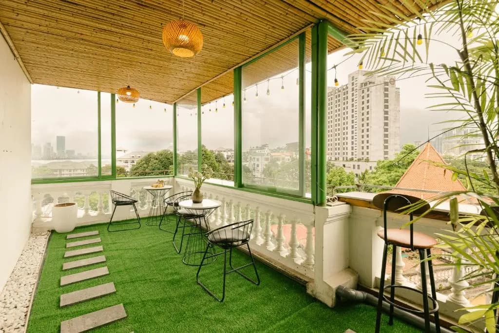 Eden Westlake Hotel - photo 10