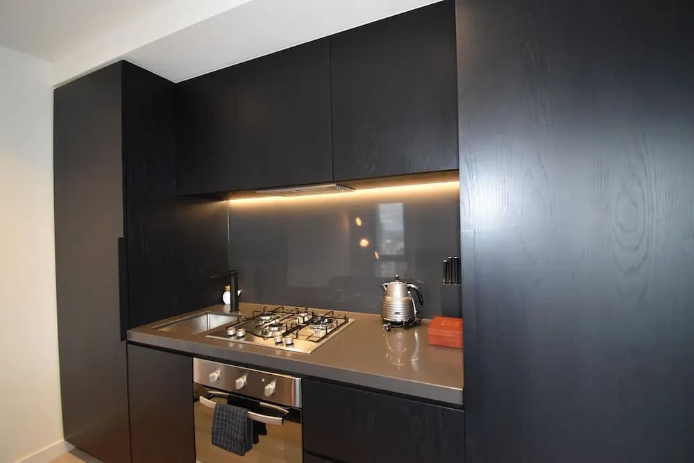 Melbourne Empire Apartments - photo 18