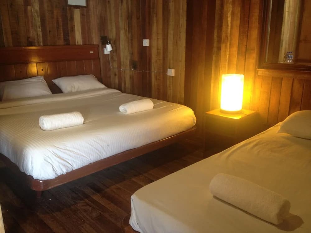 Pavilion Inn Hotel - photo 3