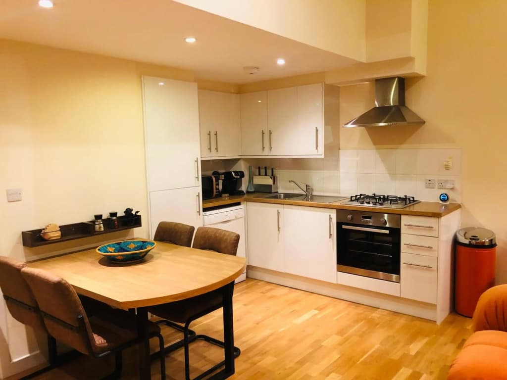 2 Bed 2 bath with Private Parking - photo 10