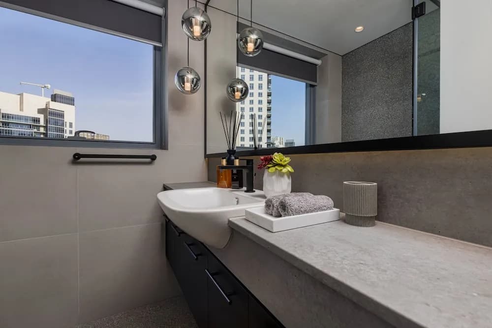 2201 Bellevue Towers - photo 3