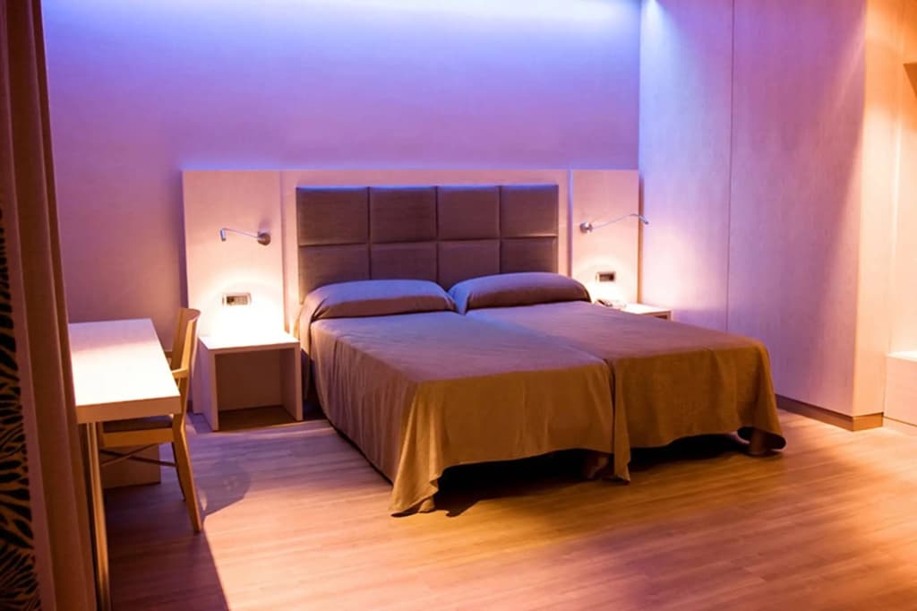 Hotel Barcelona House - photo 10