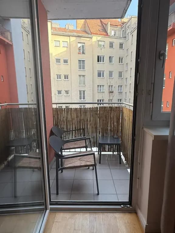 Central Area 1BR Apartment With Balcony - photo 7