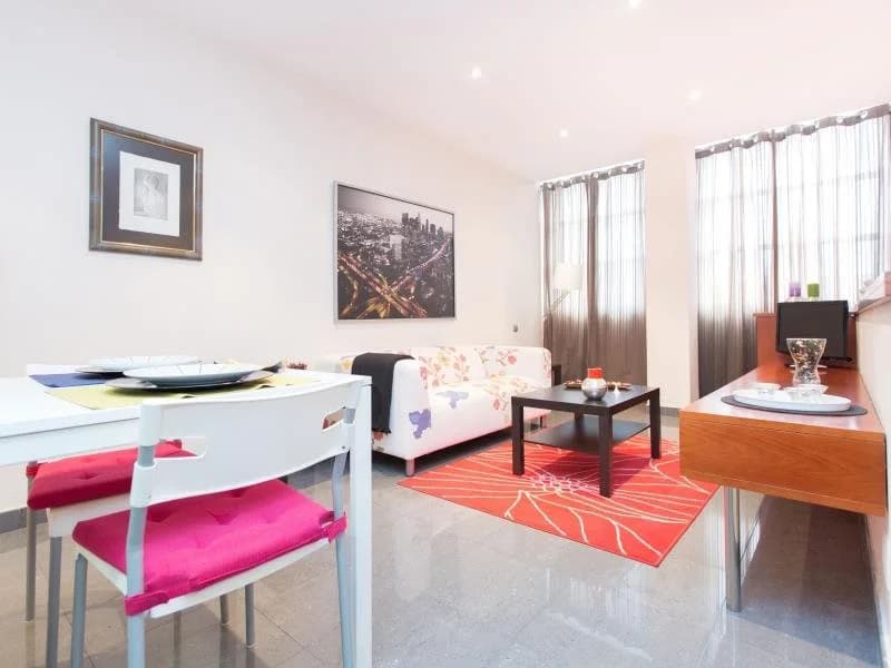 Universitat Suites - photo 11