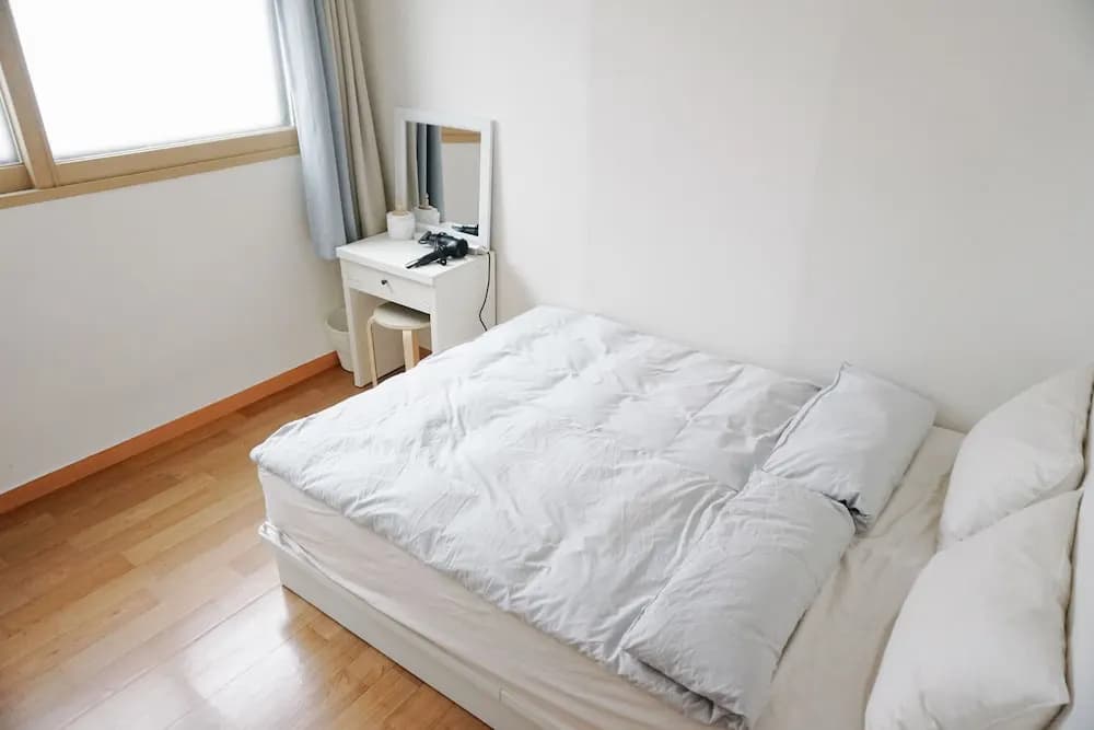 Hongdae One House Quad Room - photo 14