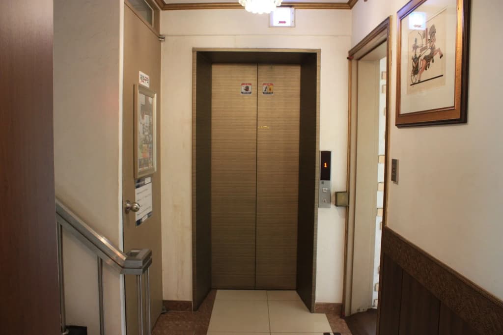 Coups Hotel - photo 13