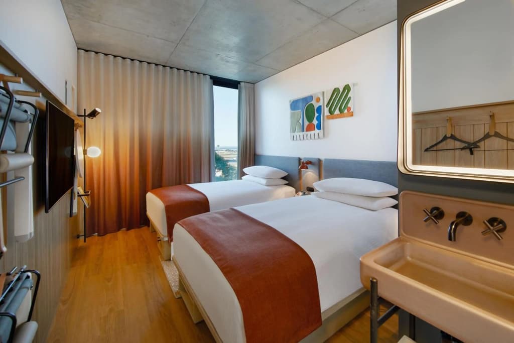 Moxy Sydney Airport - photo 3