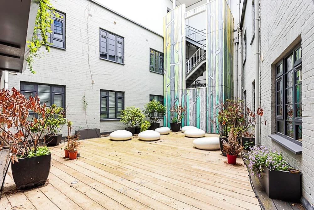 Modern Brentford Flat - photo 13