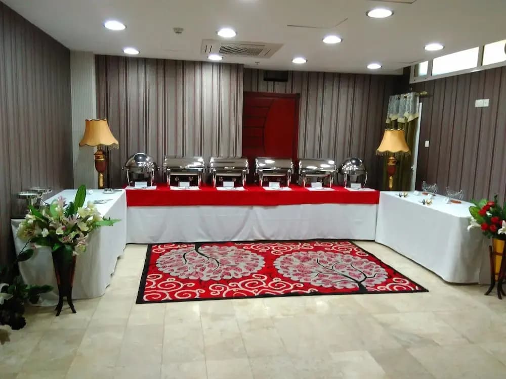 Pioneer Hotel Apartments - photo 20