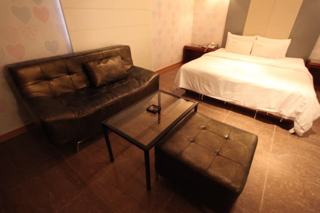 Lonestar Hotel - photo 3