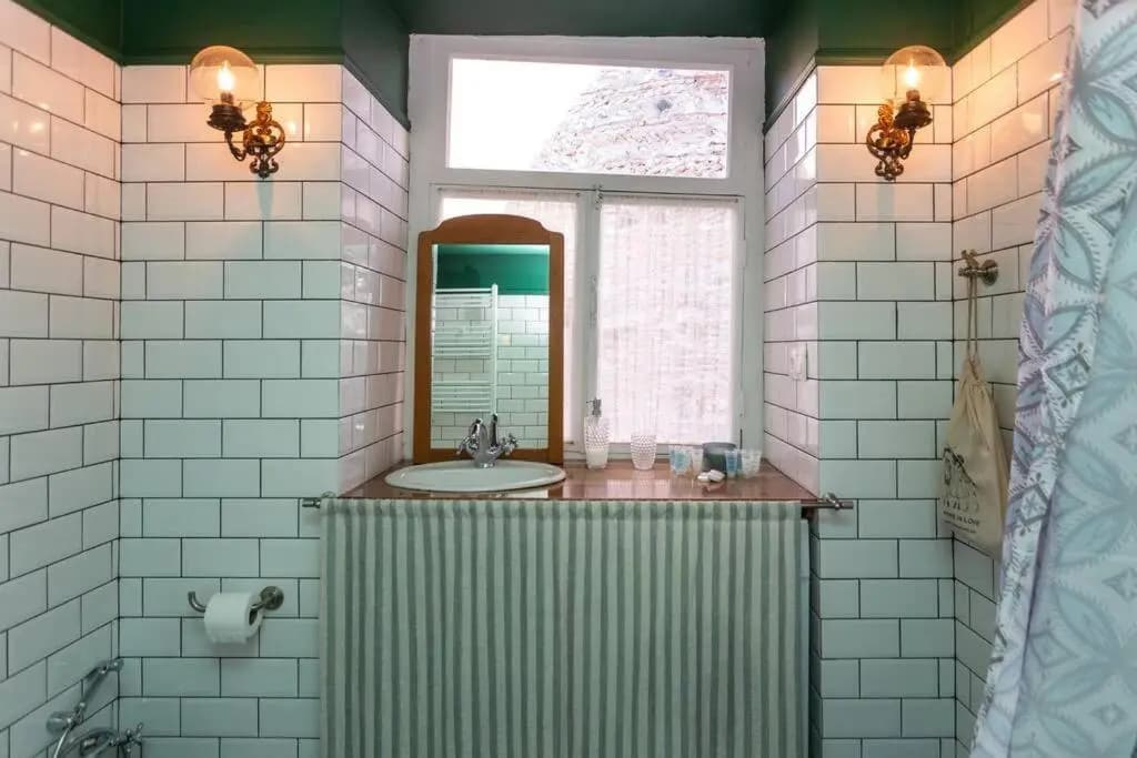 Charming 2BR Apt in Old Tbilisi - photo 11