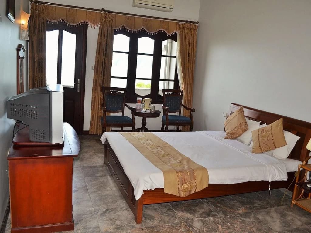 Hoa Binh Ha Long Hotel - photo 6