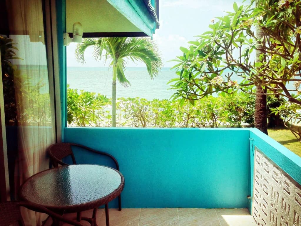 Blu' Beach Bungalows - photo 18