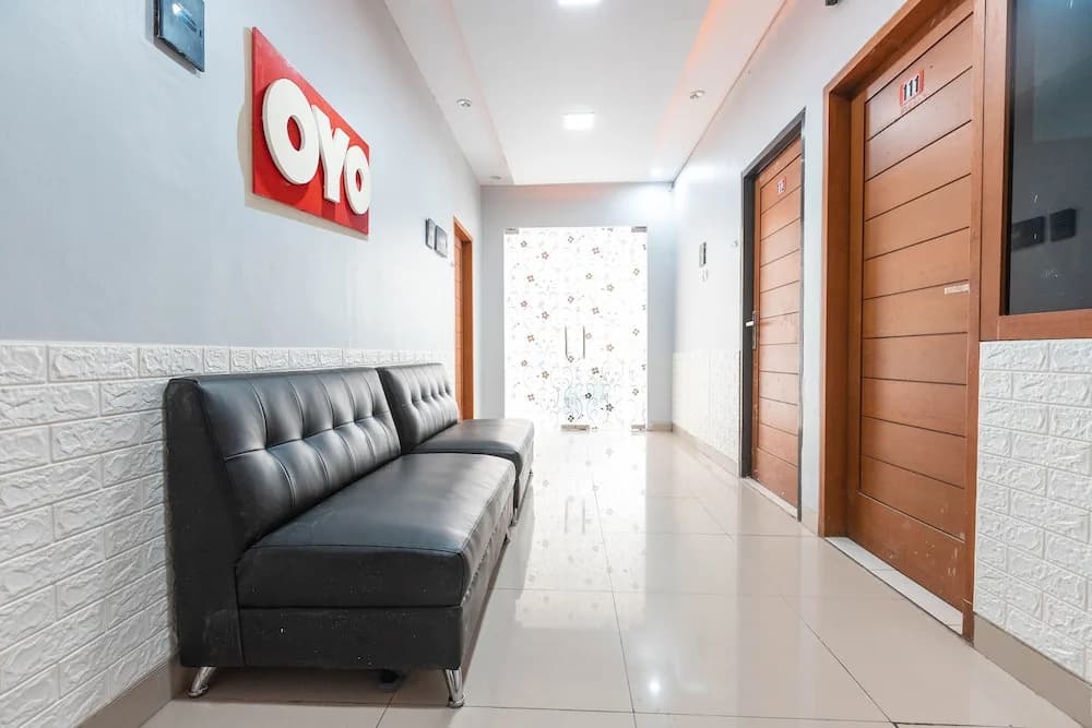 OYO 1070 Kuningan Residence - photo 2
