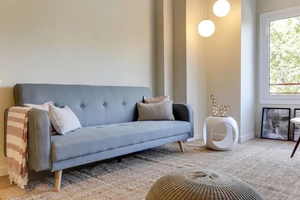 Stylish 4 bed Apt in the Center - photo 9