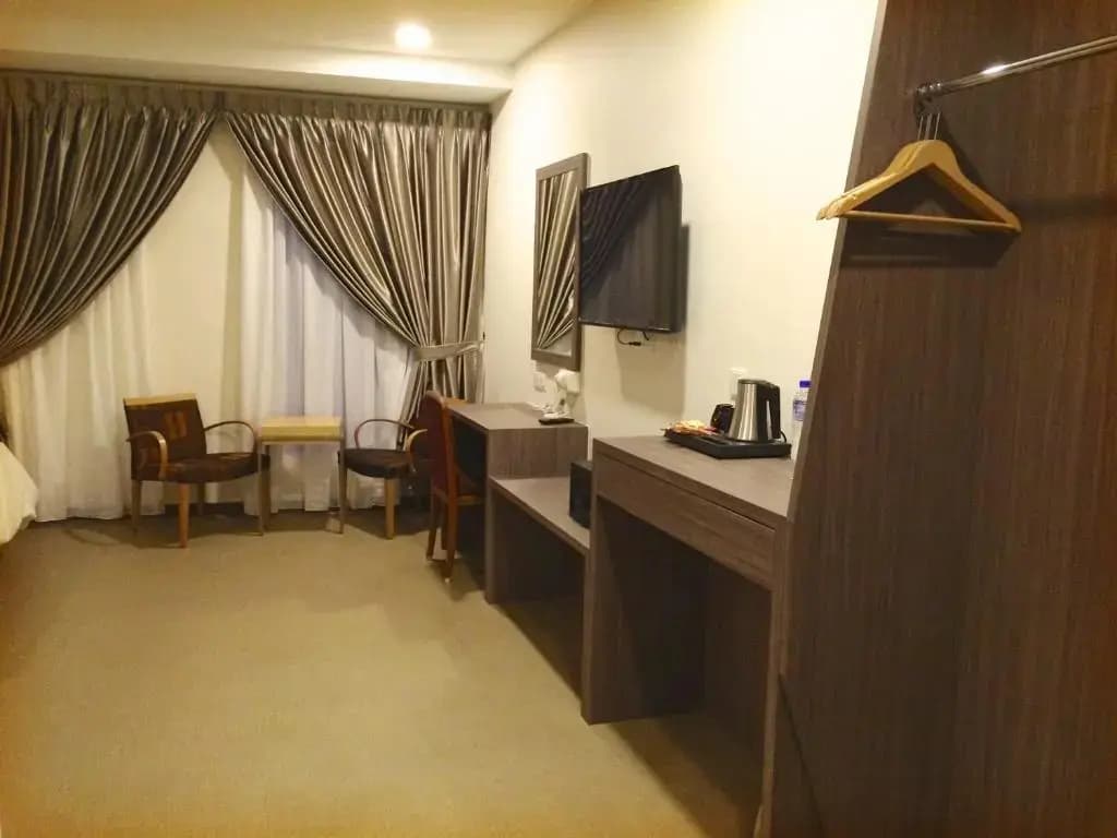 OYO 574 Rs Boutique Hotel - photo 12