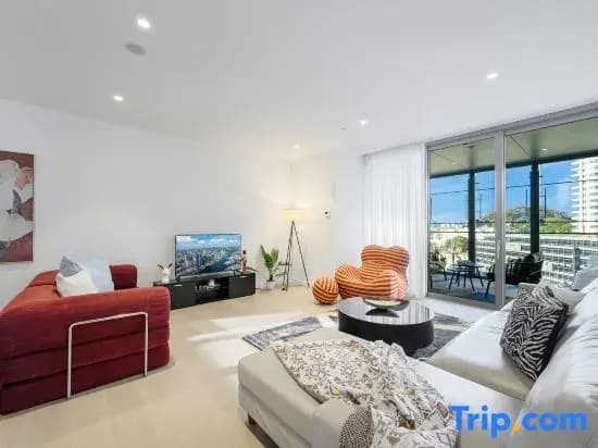 Spacious 3BR in Barangaroo | Free Parking | CBD - photo 1