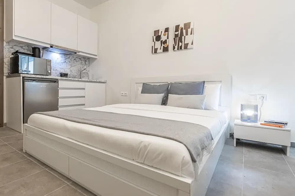 City Center Executive Flat Stadiou - photo 2