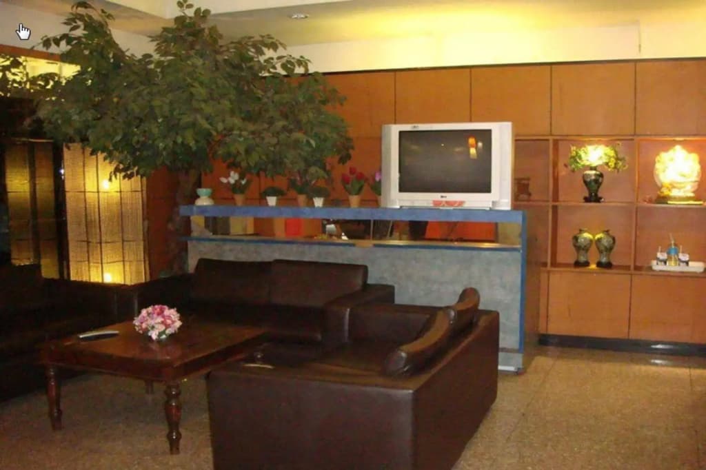 King Royal Garden Inn Hotel - photo 2