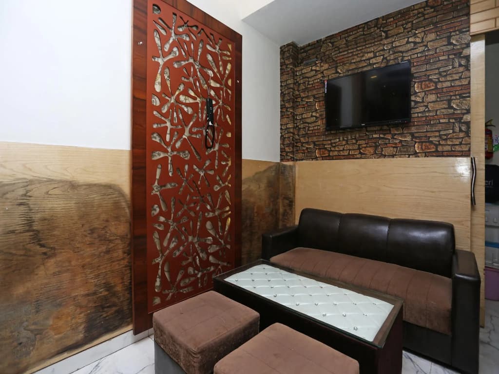 Hotel Prem Deluxe Guest House - photo 4