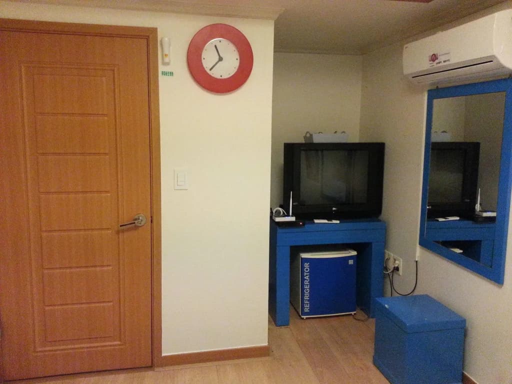 OPPA Hostel Sinchon-Hongdae - photo 11