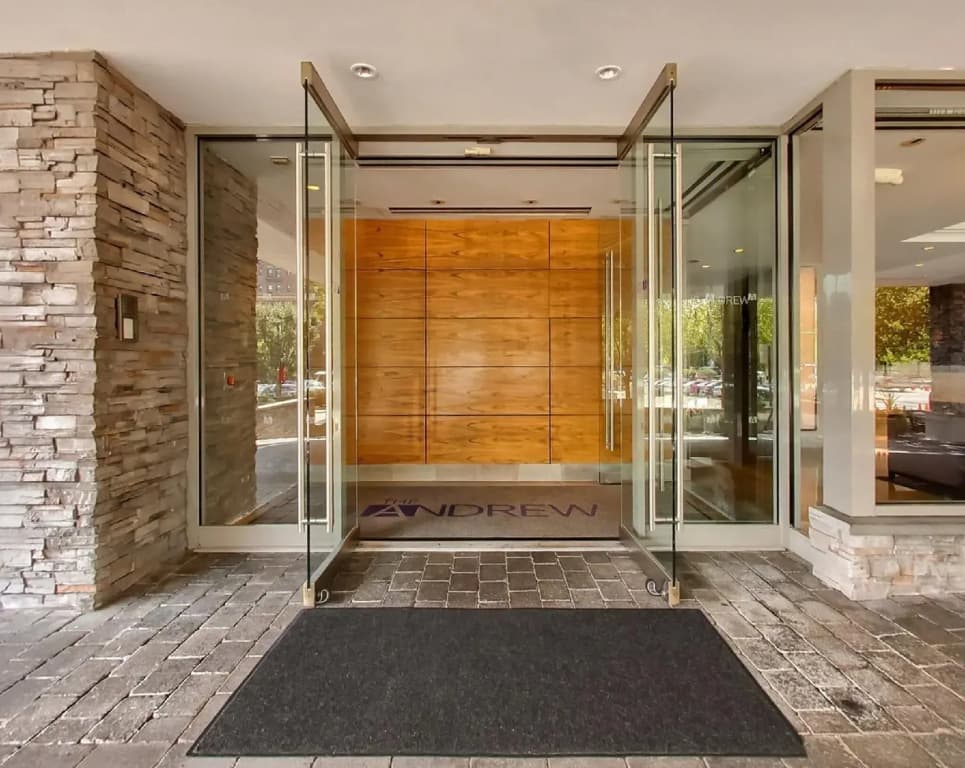 The Andrew Hotel - photo 36