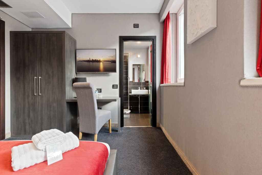 The Bryson Hotel - photo 7