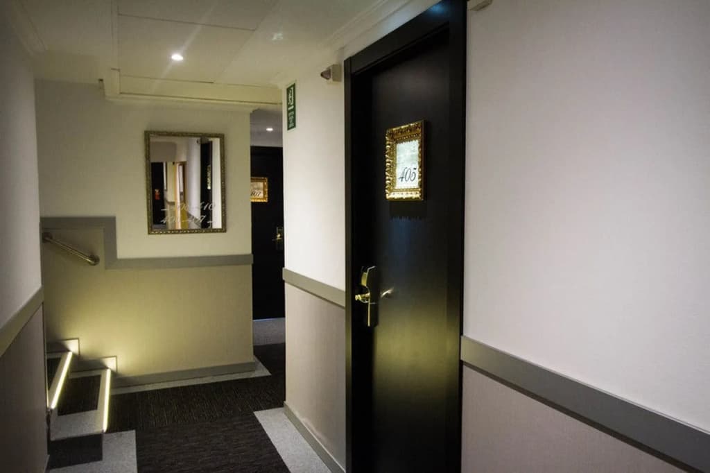 Hotel Moderno Barcelona - photo 14