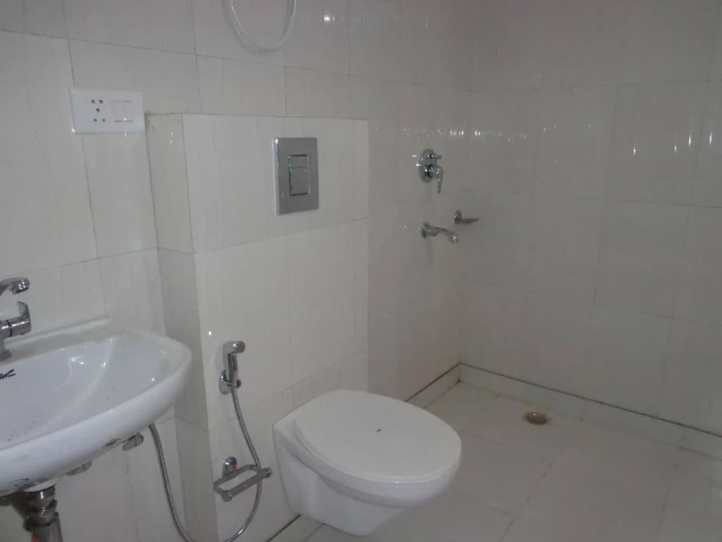 Airport Hotel The Paramont - photo 7