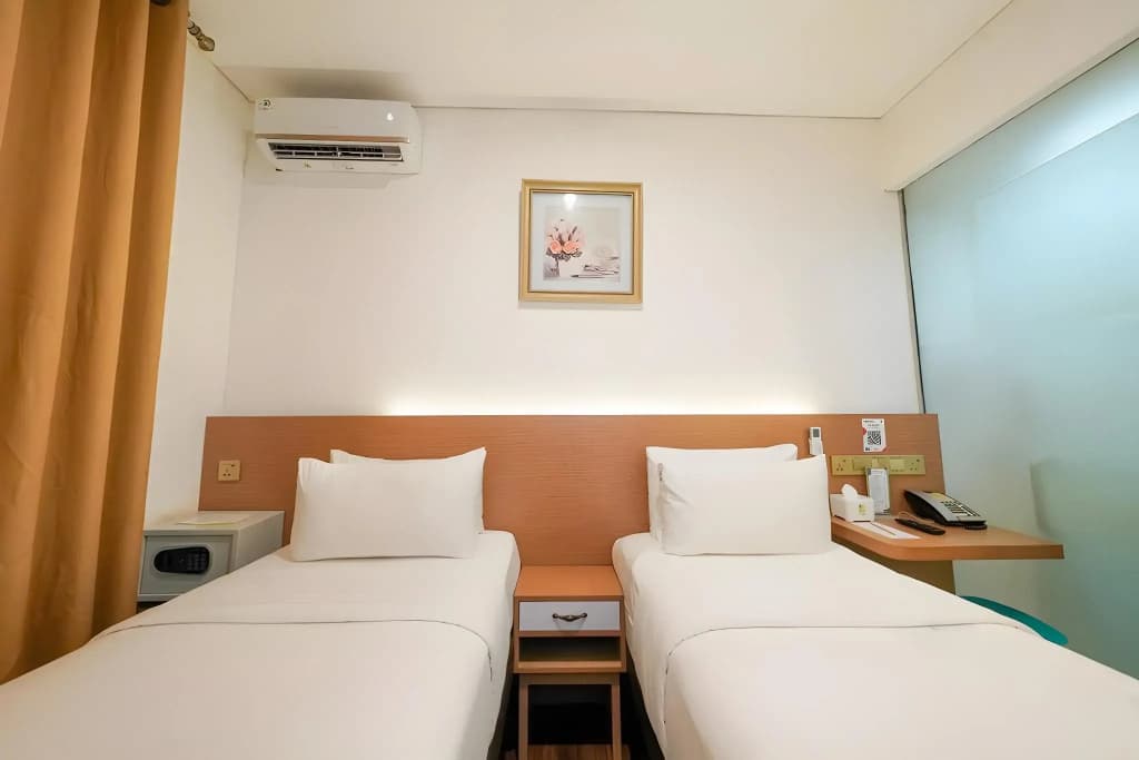 Heef Hotel Pasar Baru - photo 5