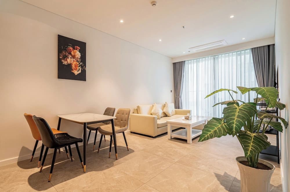 The CREST Premier Residence - photo 30
