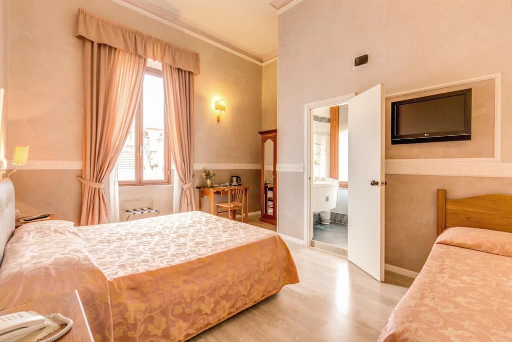 Hotel Martini - photo 22
