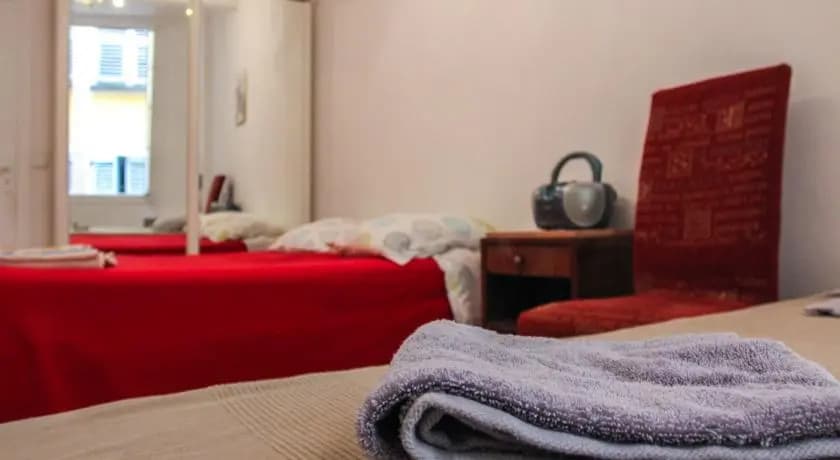 Room in apartment - Rue Droite - photo 10