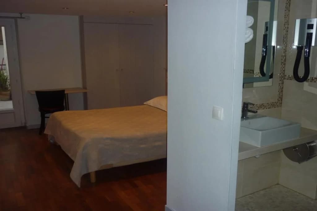 Hotel Mimosa - photo 23