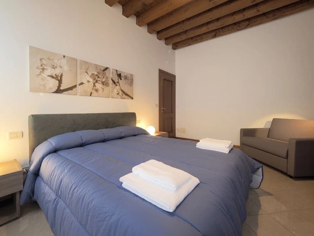 Venice Style Apartments - photo 5