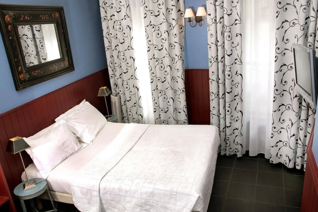 The Walled off Hotel Paris - photo 8