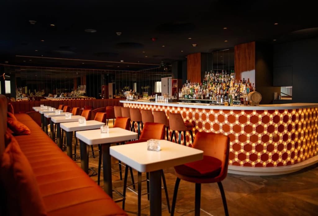 Sky Suite Hotel - photo 14