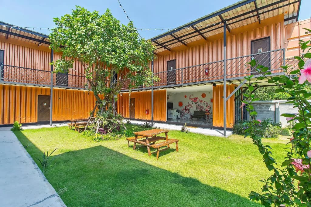 JN9 Poshtel - photo 30