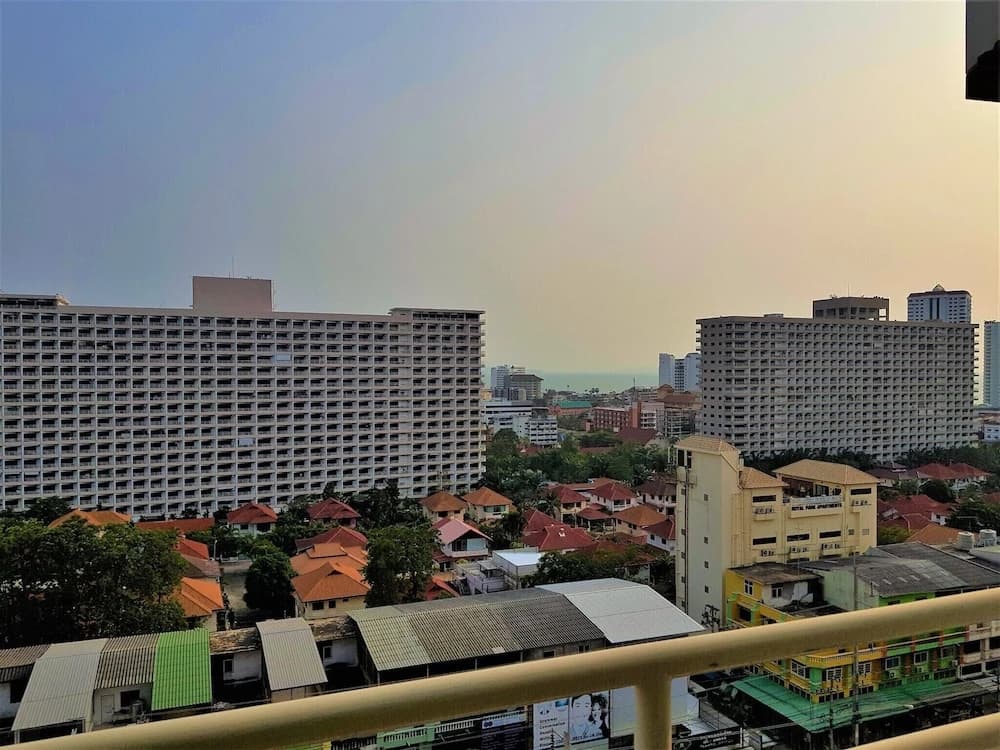 11th Floor Studio at View Talay 1 - photo 16